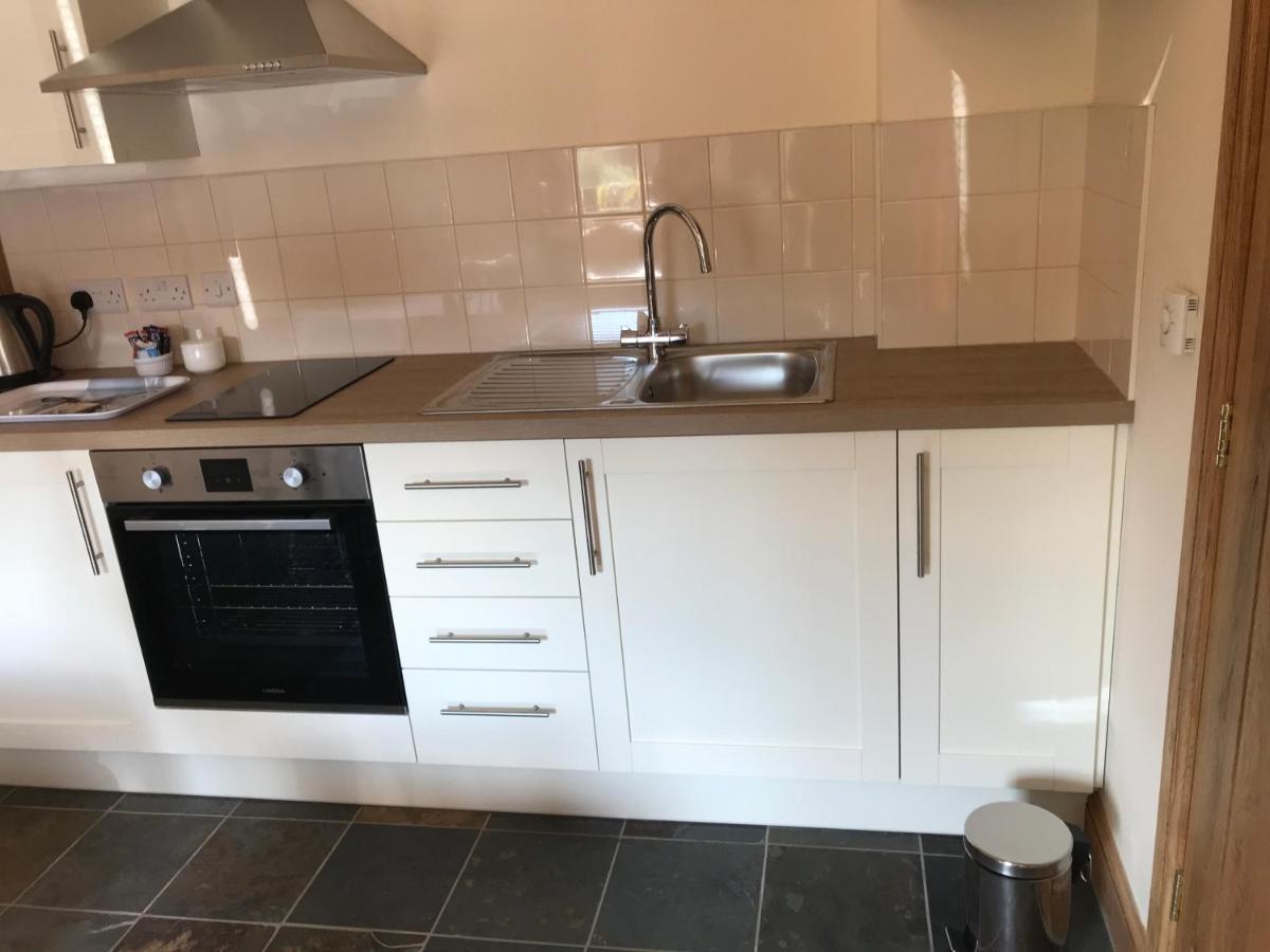 Nuneaton - Cottage - Sleeps 2 - Parking - Garden Екстериор снимка