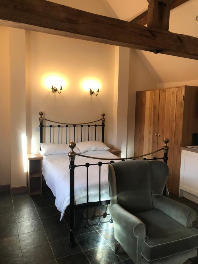 Nuneaton - Cottage - Sleeps 2 - Parking - Garden Екстериор снимка