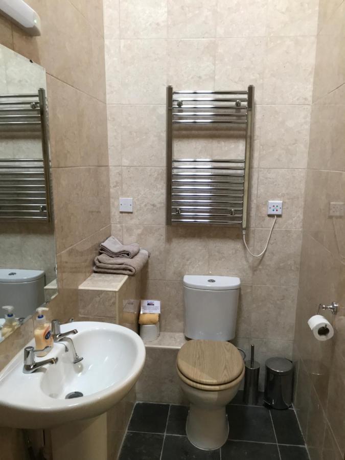 Nuneaton - Cottage - Sleeps 2 - Parking - Garden Екстериор снимка