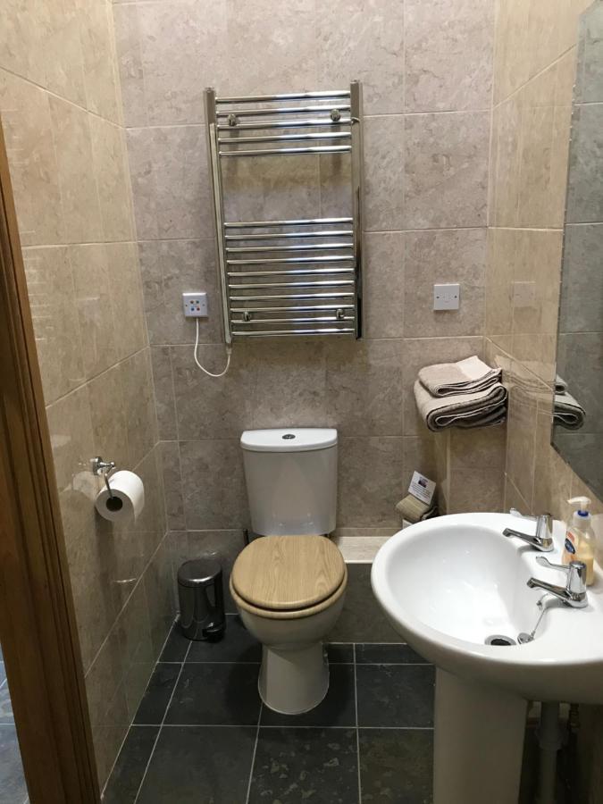 Nuneaton - Cottage - Sleeps 2 - Parking - Garden Екстериор снимка